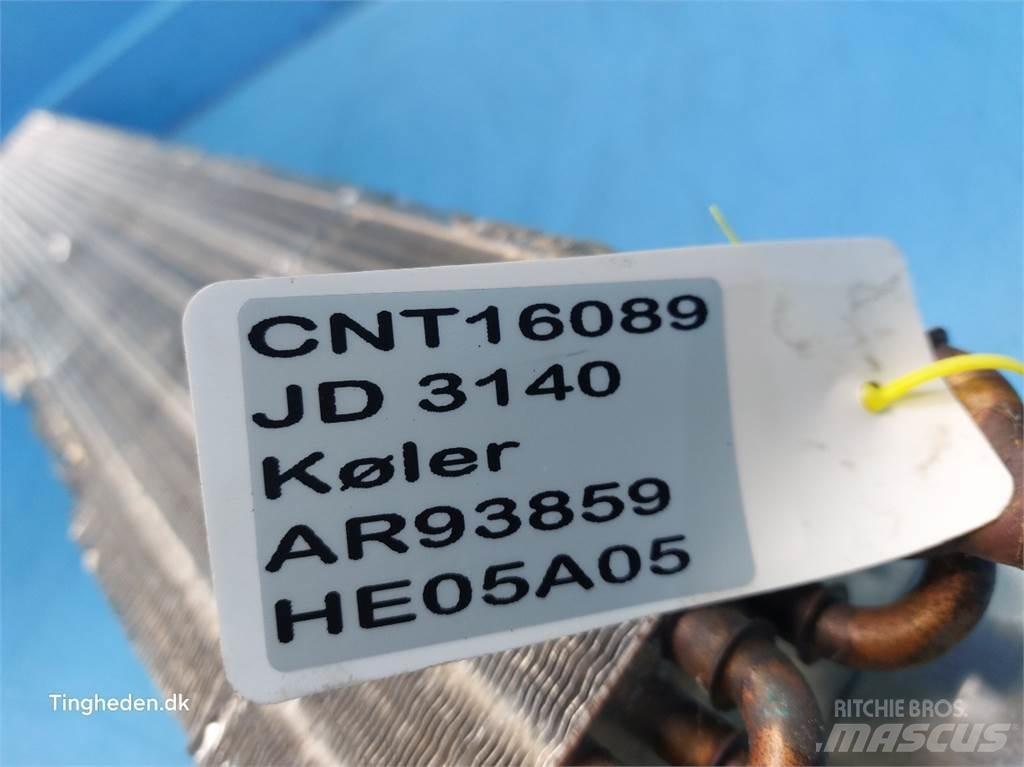 John Deere 3140 مشعات
