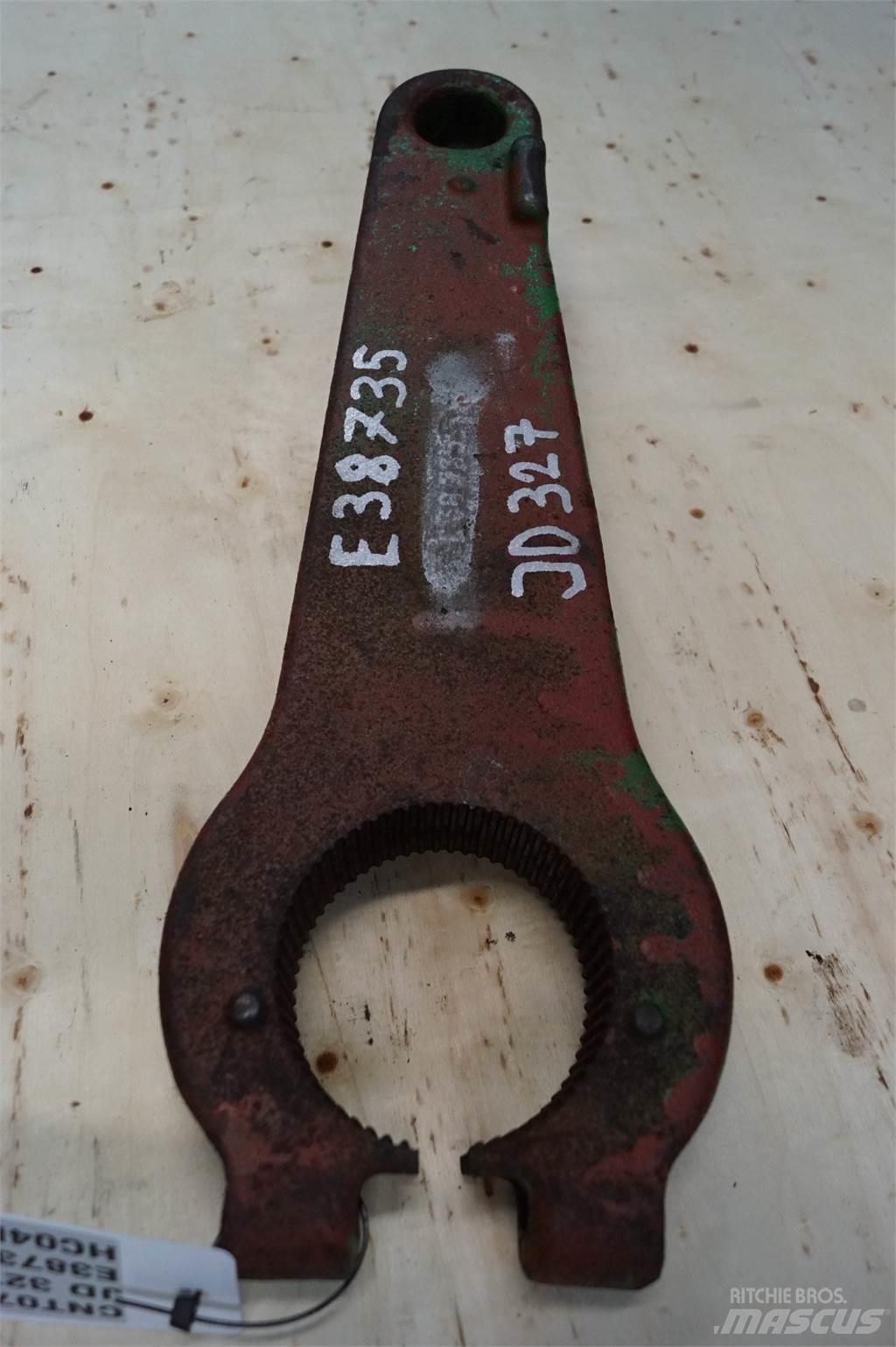John Deere 327 مقطورات الحزم