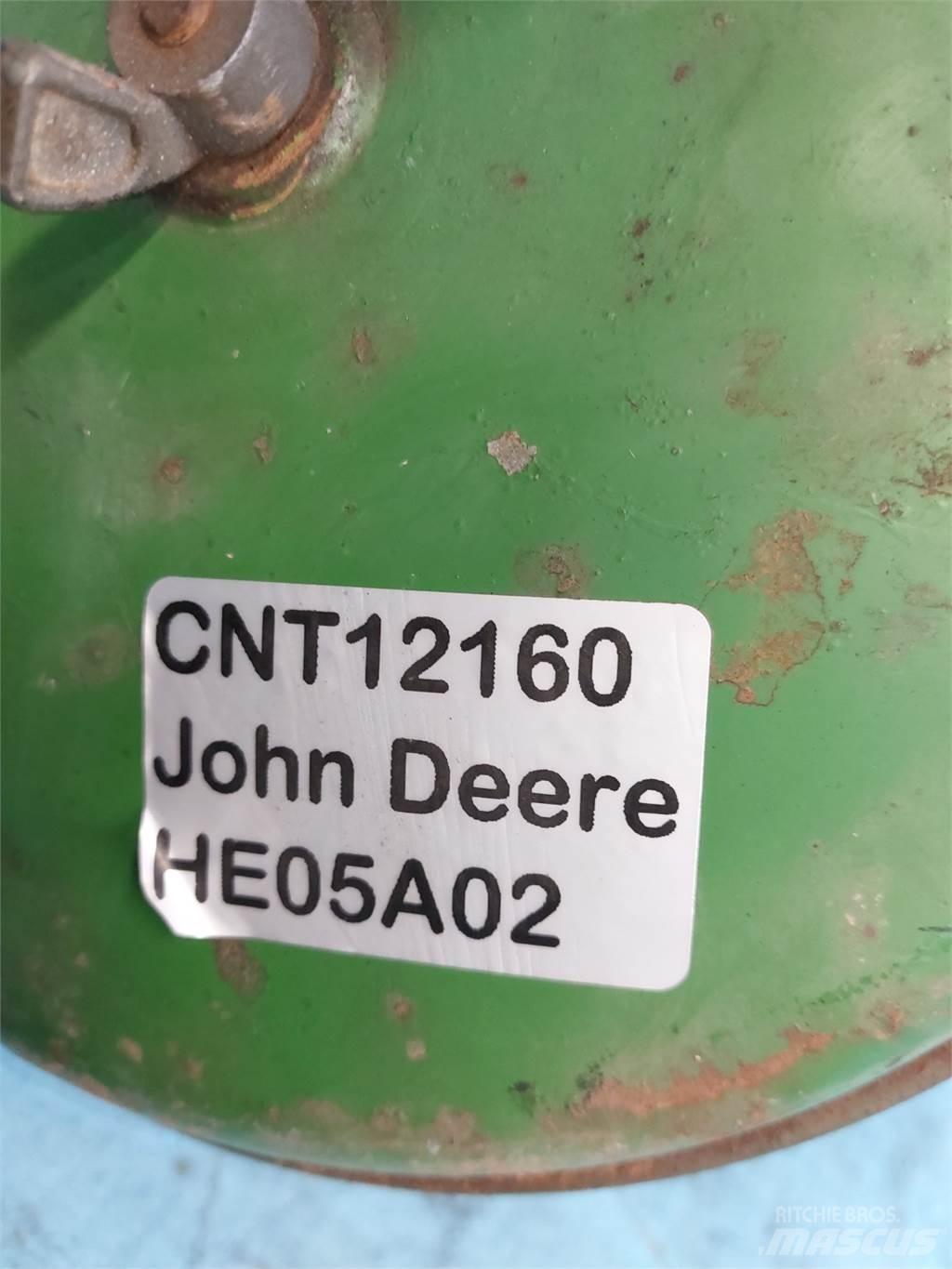John Deere 3340 محركات