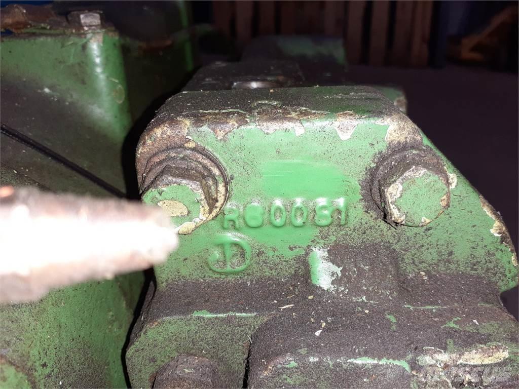 John Deere 4040 أجهزة نقل