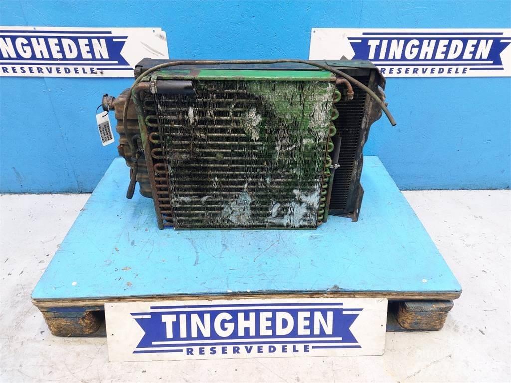 John Deere 4040 مشعات