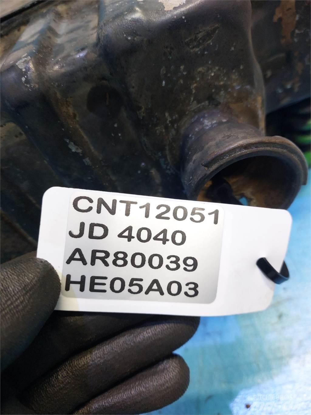 John Deere 4040 مشعات