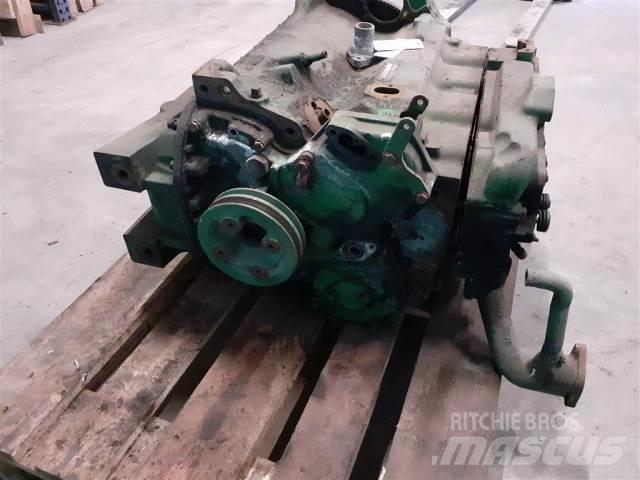 John Deere 4239 محركات