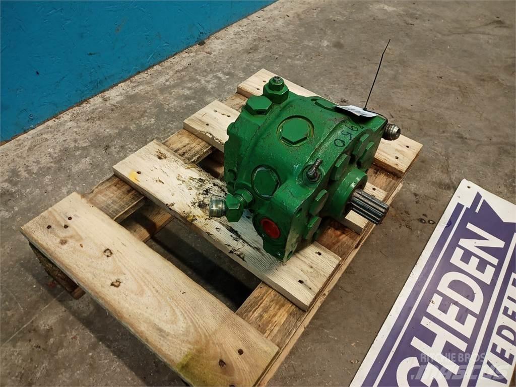 John Deere 4240 هيدروليات