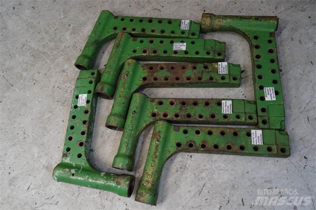 John Deere 4240 ملحقات أخرى للجرارات
