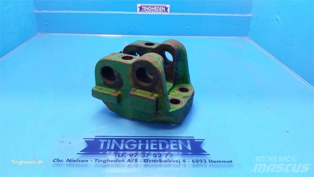 John Deere 4255 ملحقات أخرى للجرارات