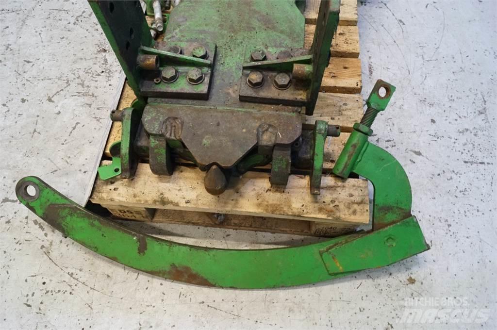 John Deere 4450 ملحقات أخرى للجرارات