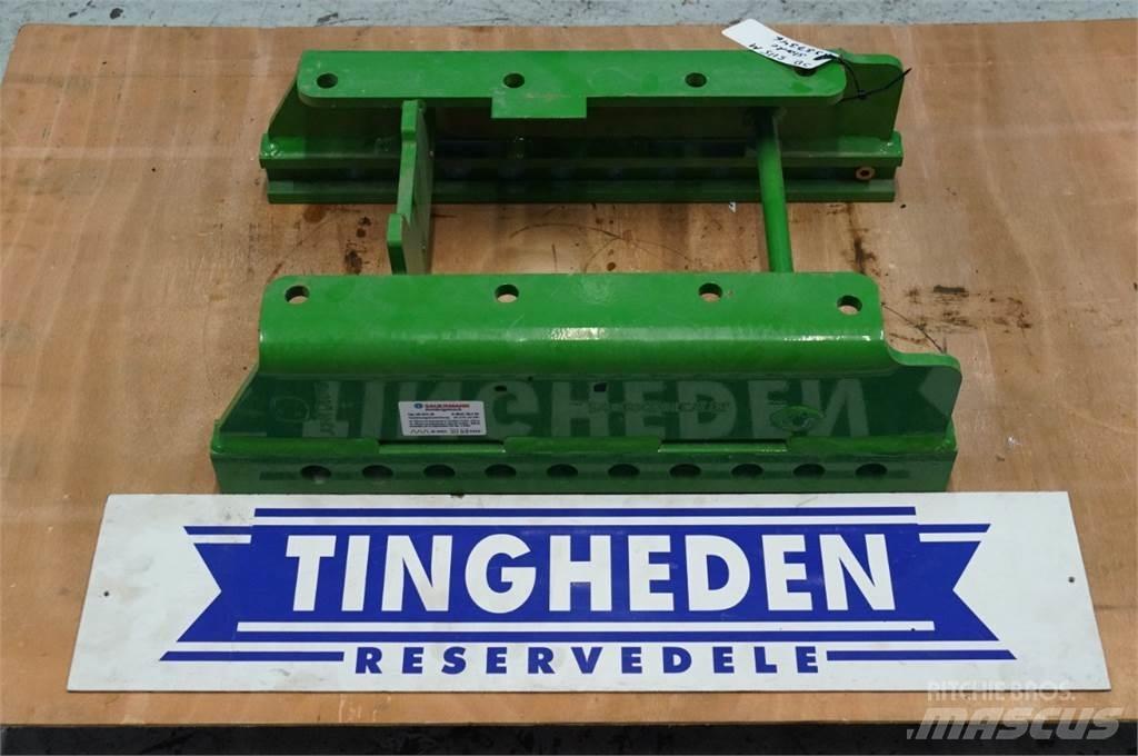 John Deere 5115M ملحقات أخرى للجرارات