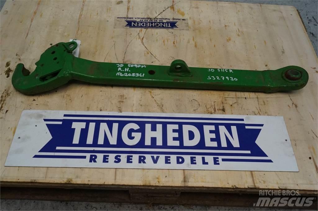 John Deere 5115R ملحقات أخرى للجرارات
