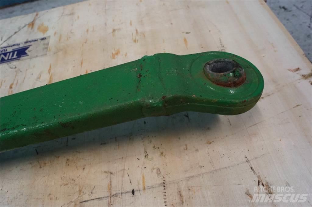 John Deere 5115R ملحقات أخرى للجرارات