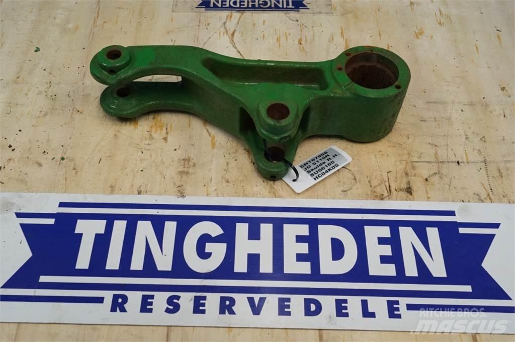 John Deere 5115R ملحقات أخرى للجرارات