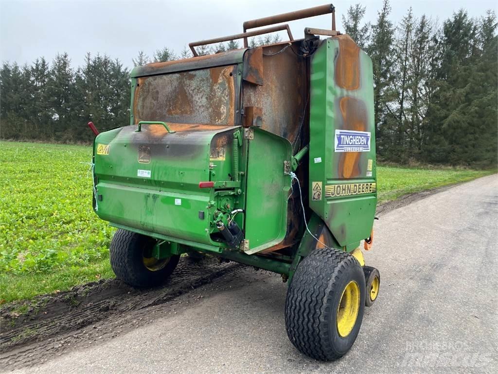 John Deere 580 محزمات مستديرة