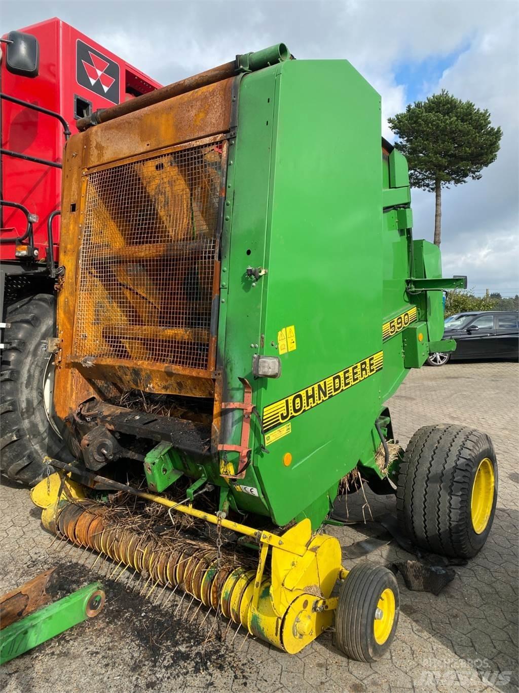 John Deere 590 محزمات مستديرة