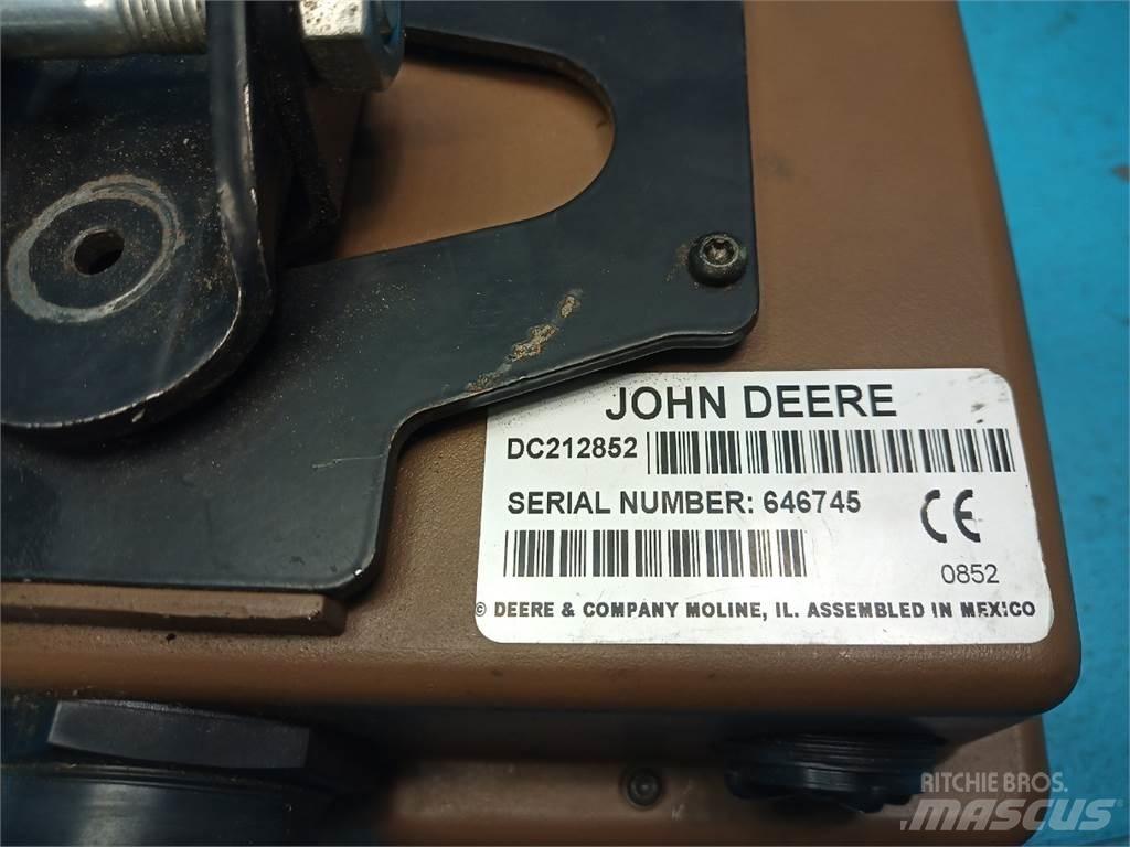 John Deere 590 إلكترونيات
