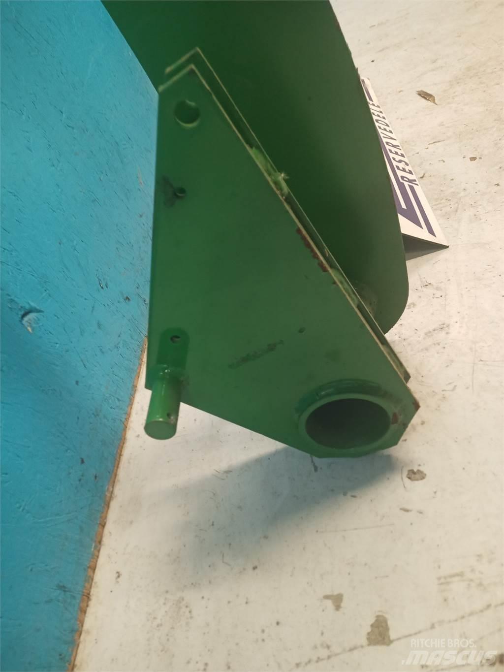 John Deere 590 ملزمات الحزم