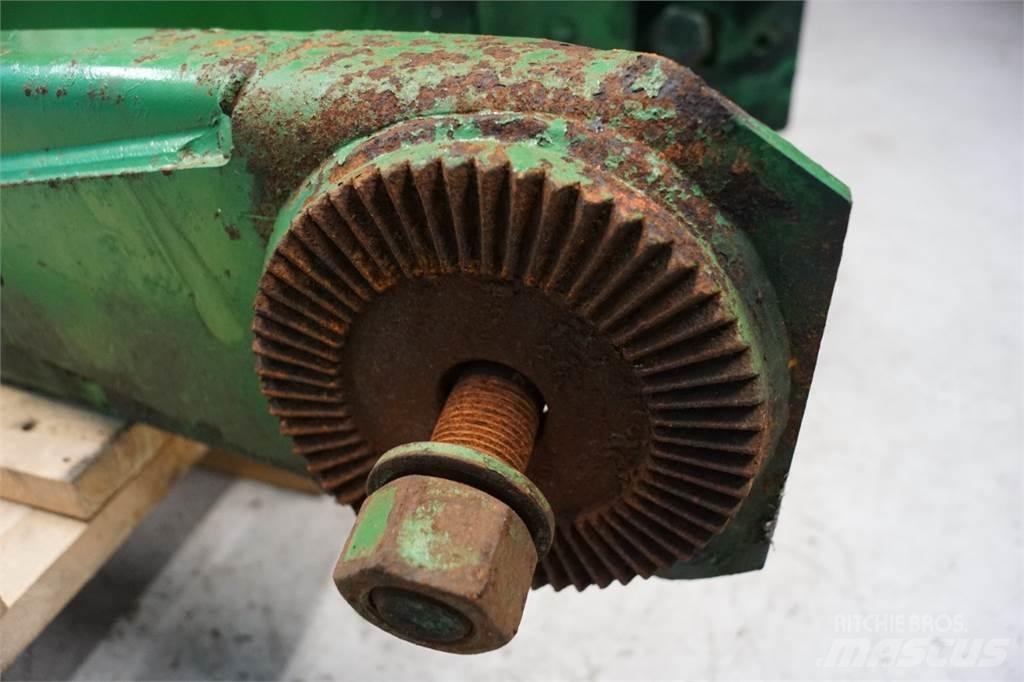 John Deere 590 ماكينات زراعية أخرى