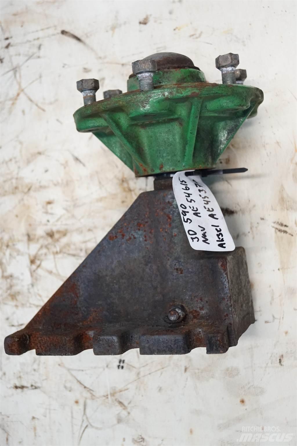 John Deere 590 محور العجلة