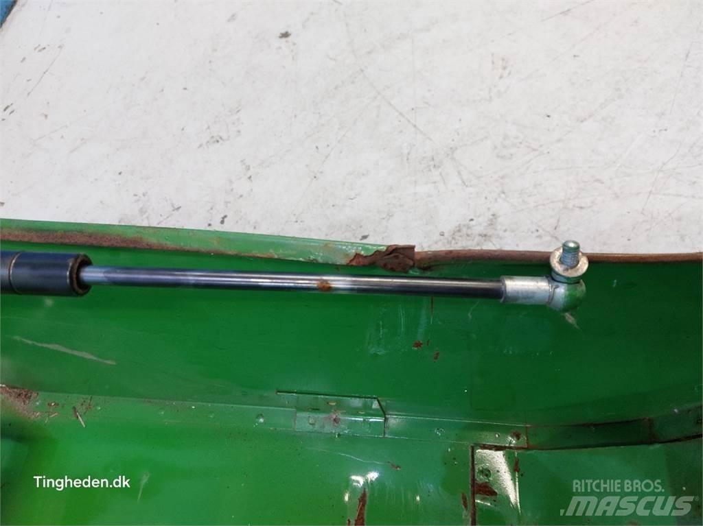 John Deere 590 دلاء فحص