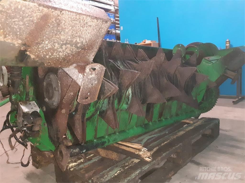 John Deere 592 ماكينات زراعية أخرى