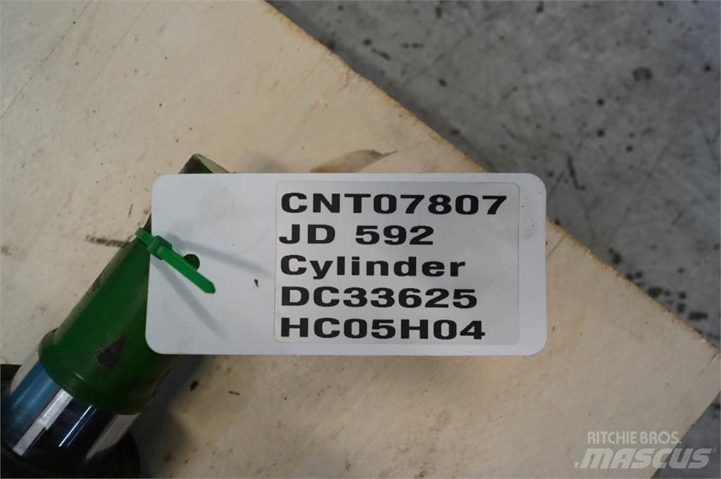 John Deere 592 ملزمات الحزم
