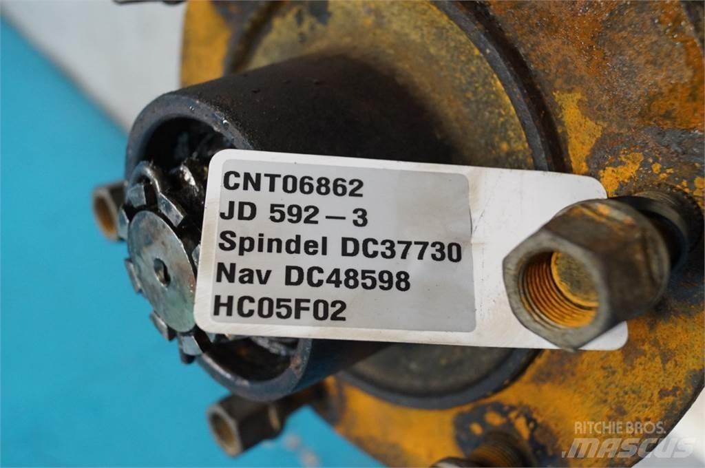 John Deere 592 محور العجلة