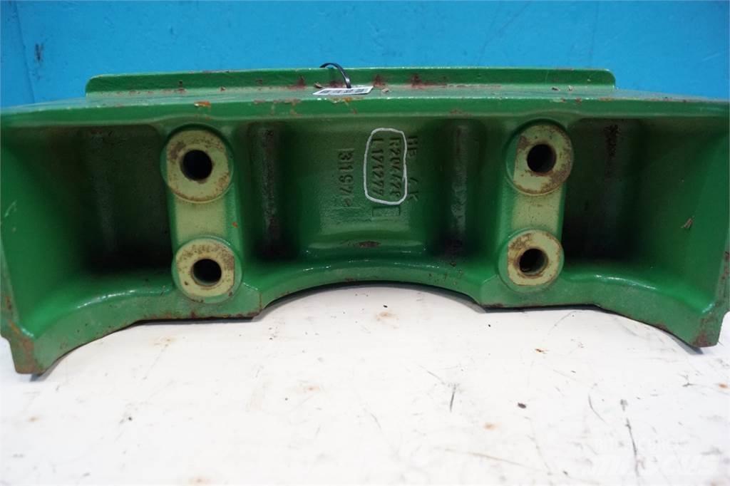 John Deere 6105M الأوزان الأمامية