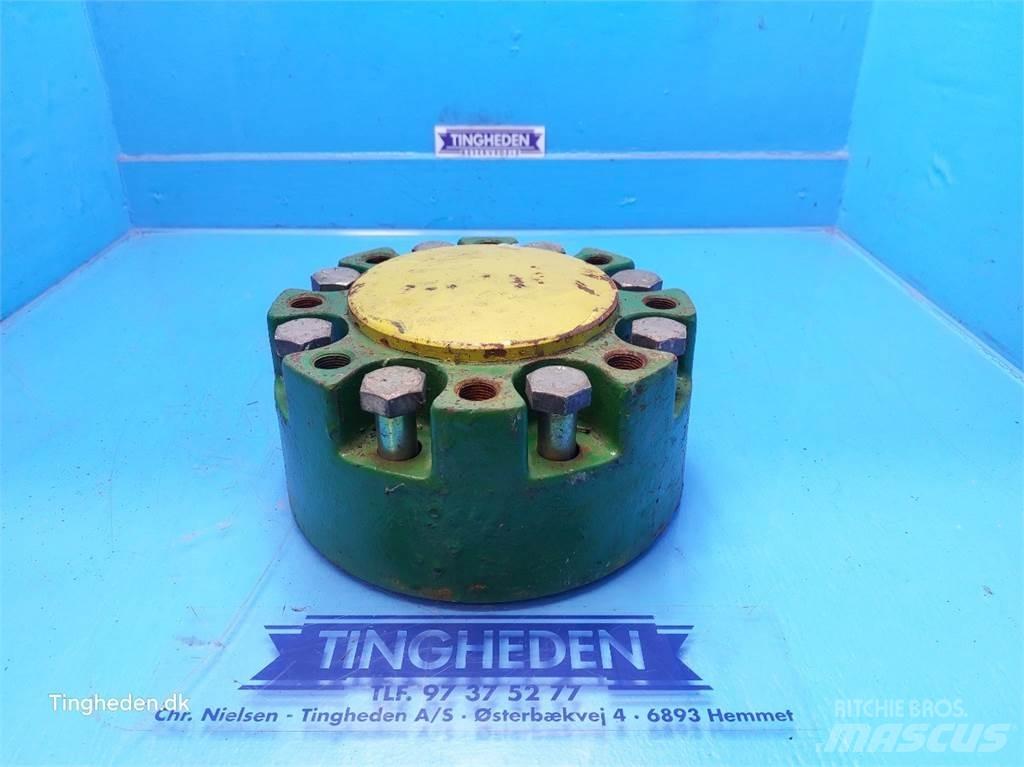 John Deere 6110 ملحقات أخرى للجرارات