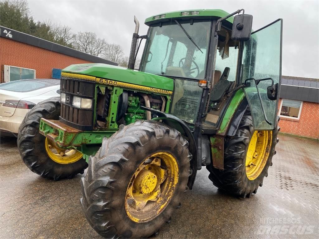 John Deere 6300 الجرارات