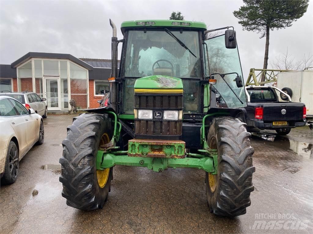 John Deere 6300 الجرارات