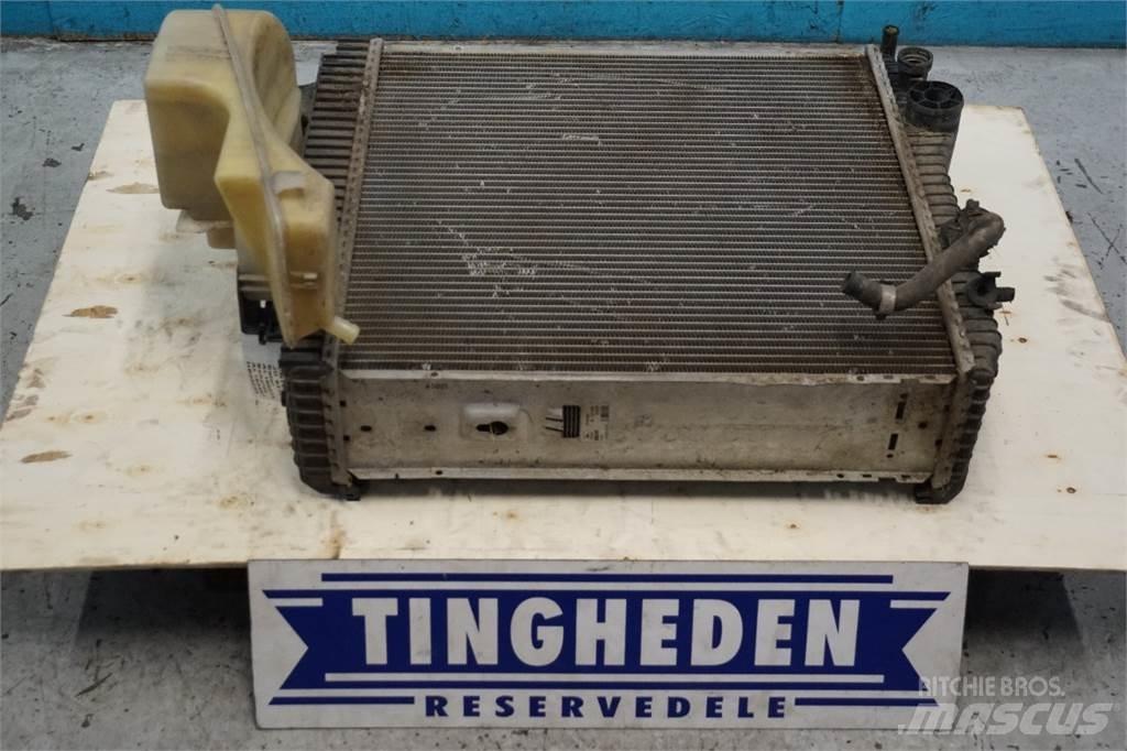 John Deere 6415 مشعات