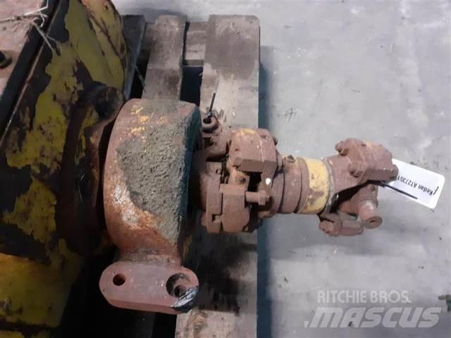John Deere 644A محور العجلة