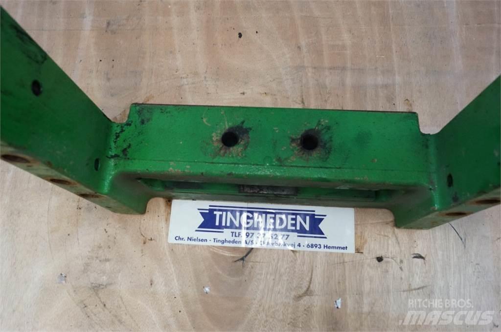 John Deere 7230R ملحقات أخرى للجرارات