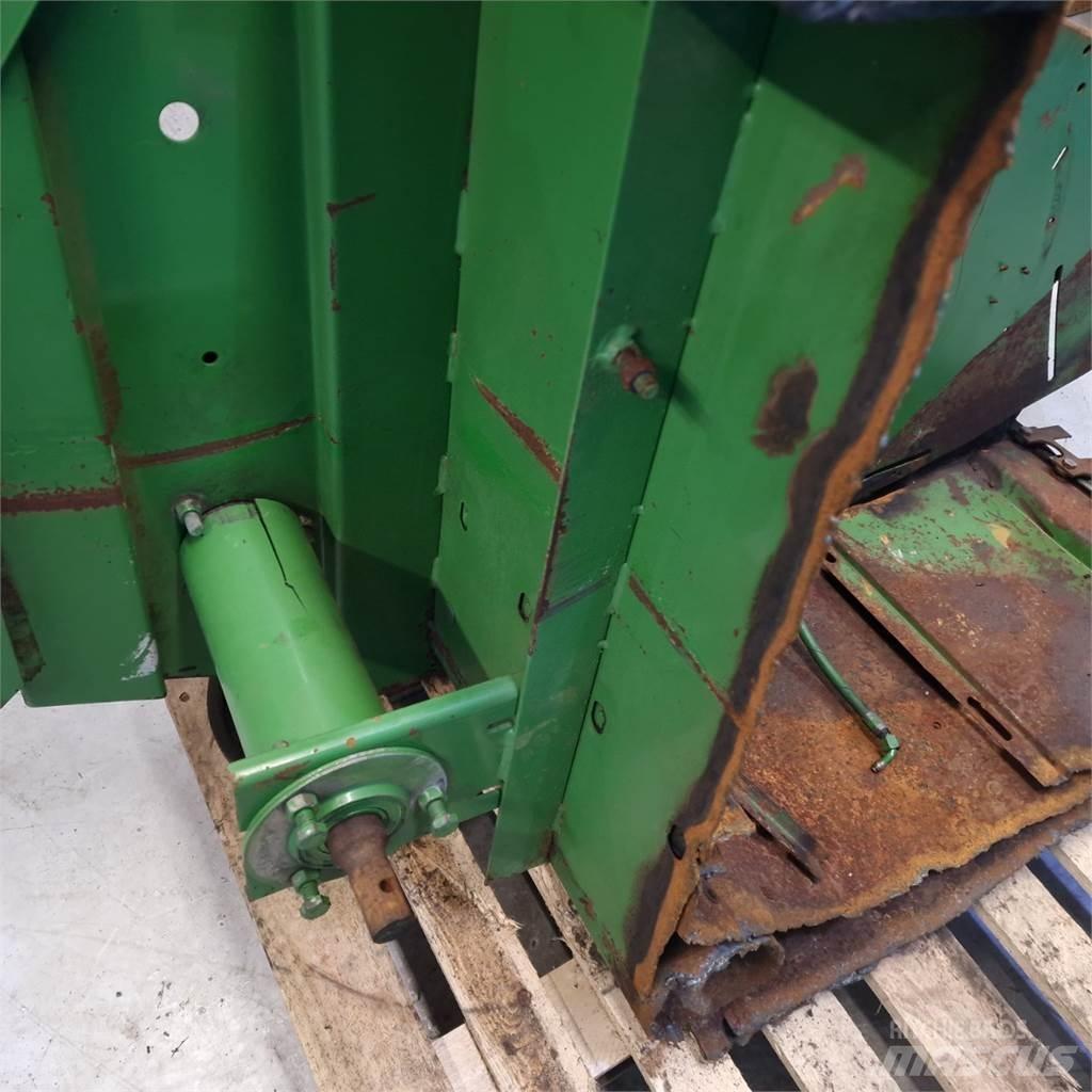 John Deere 820 ملحقات الحصادات