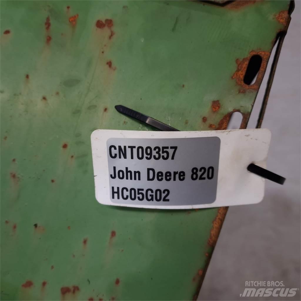 John Deere 820 ملحقات الحصادات