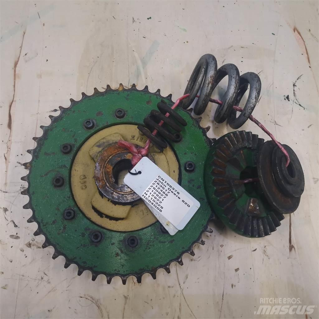 John Deere 820 ملحقات الحصادات