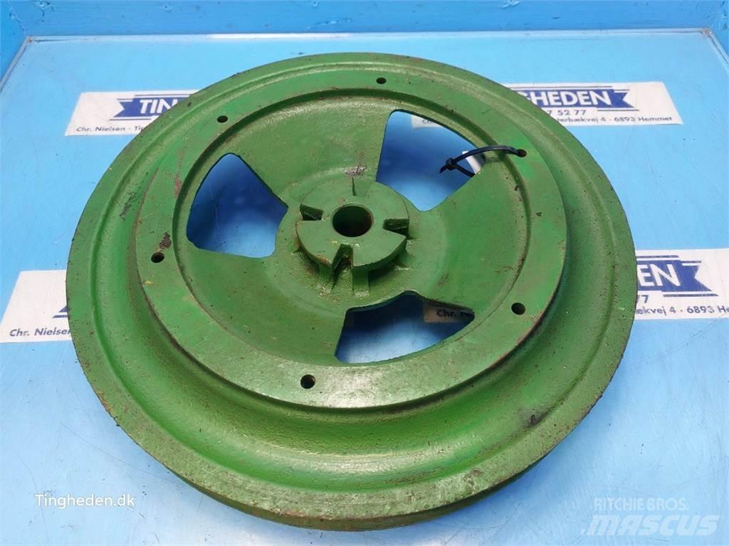 John Deere 925 ملحقات الحصادات