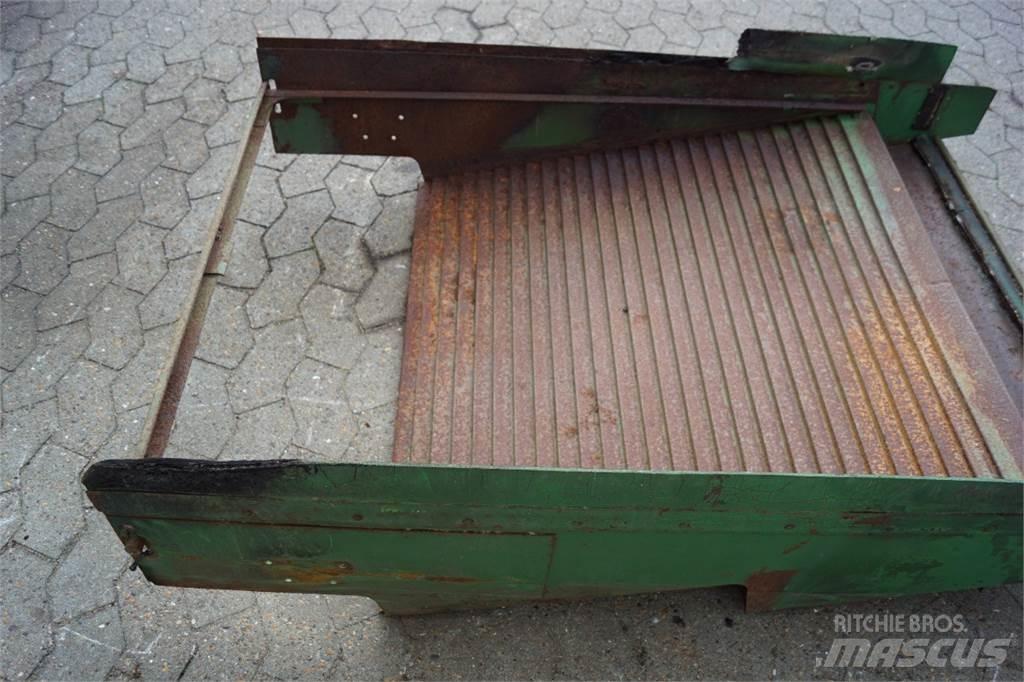 John Deere 952 معدات نشر الرمال والملح