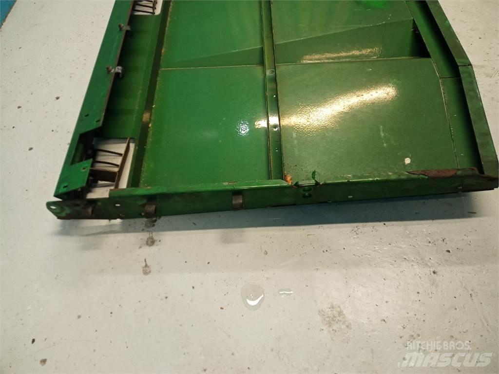 John Deere 9540 معدات نشر الرمال والملح
