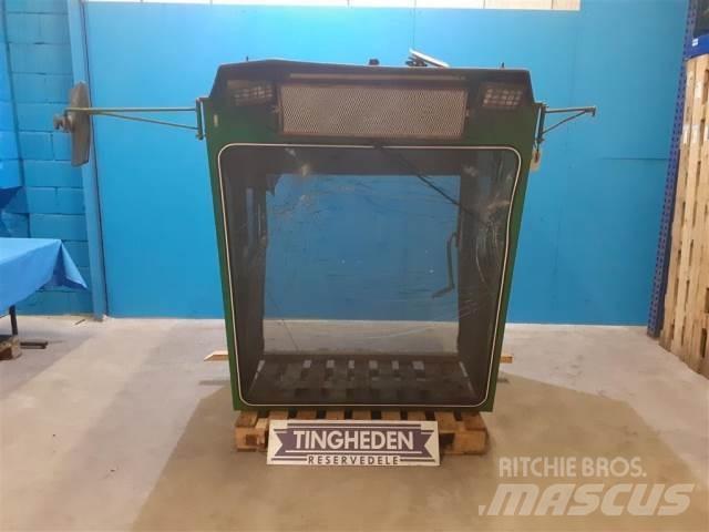 John Deere 955 كابينة والداخلية