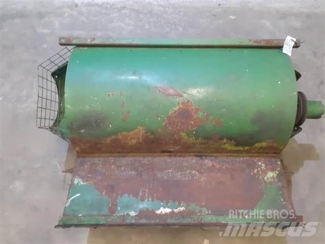 John Deere 955 معدات نشر الرمال والملح