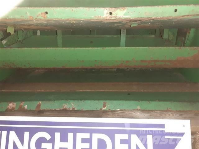 John Deere 955 معدات نشر الرمال والملح