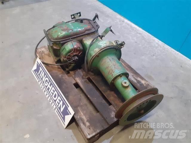 John Deere 955 أجهزة نقل