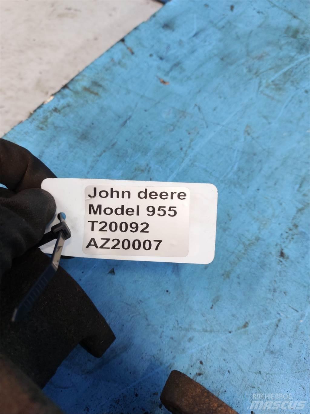 John Deere 955 محركات