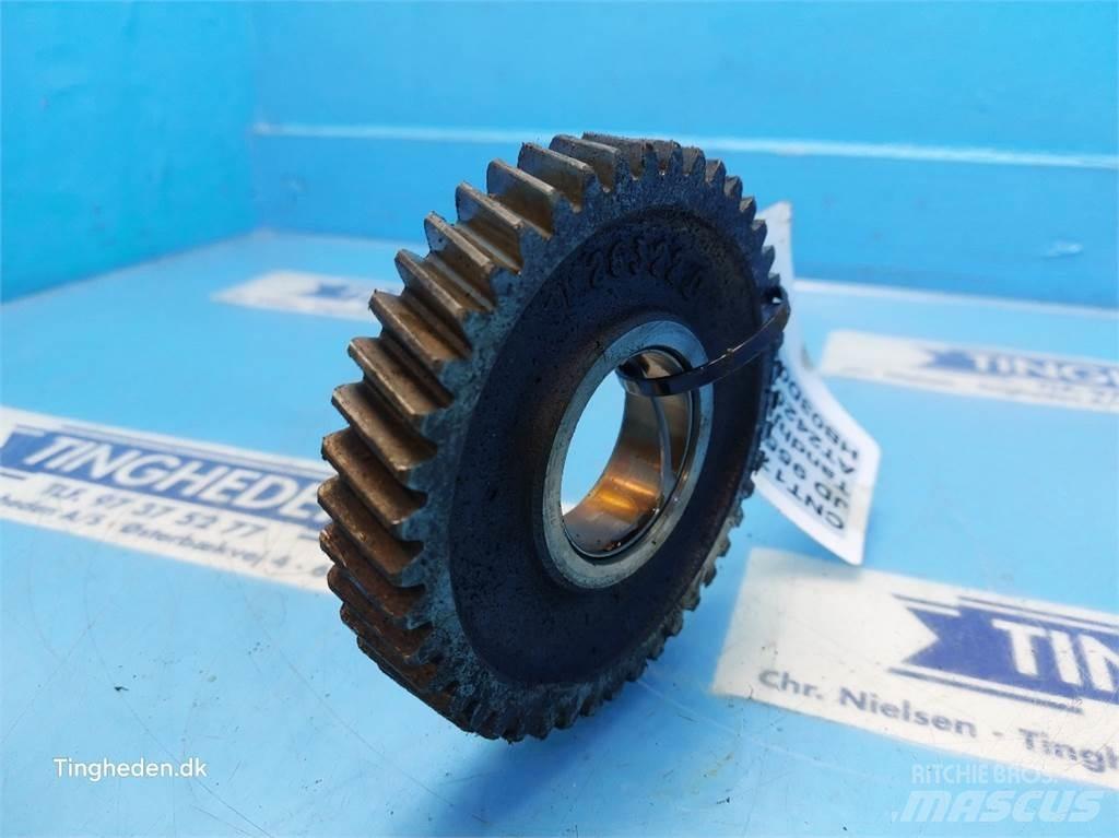 John Deere 955 محركات