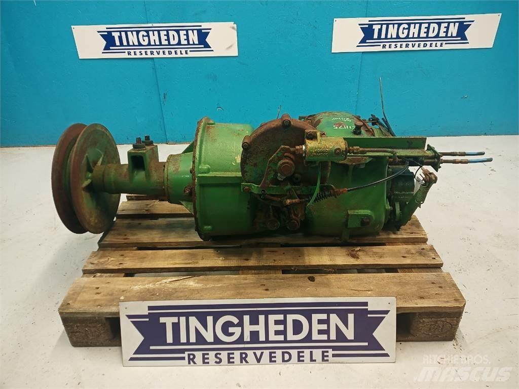 John Deere 965 أجهزة نقل