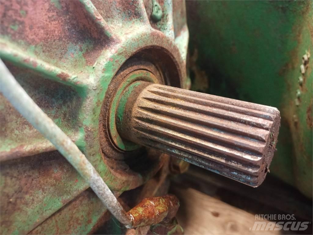 John Deere 965 أجهزة نقل