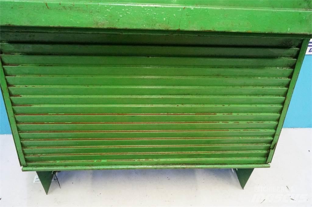 John Deere 965 معدات نشر الرمال والملح