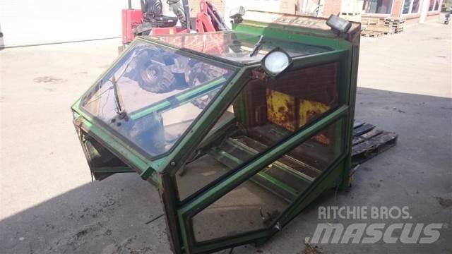 John Deere 975 كابينة والداخلية