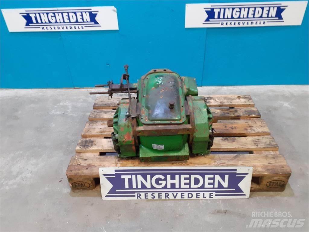 John Deere 975 أجهزة نقل
