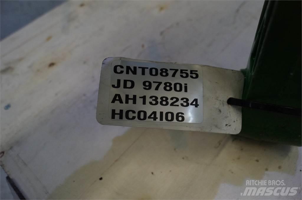 John Deere 9780 معدات نشر الرمال والملح